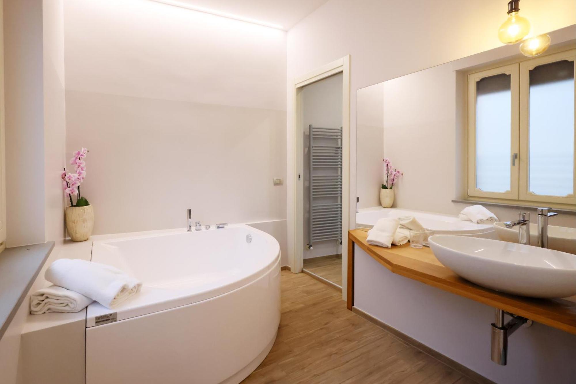 Palazzo Belli Bed and Breakfast Alba  Eksteriør billede