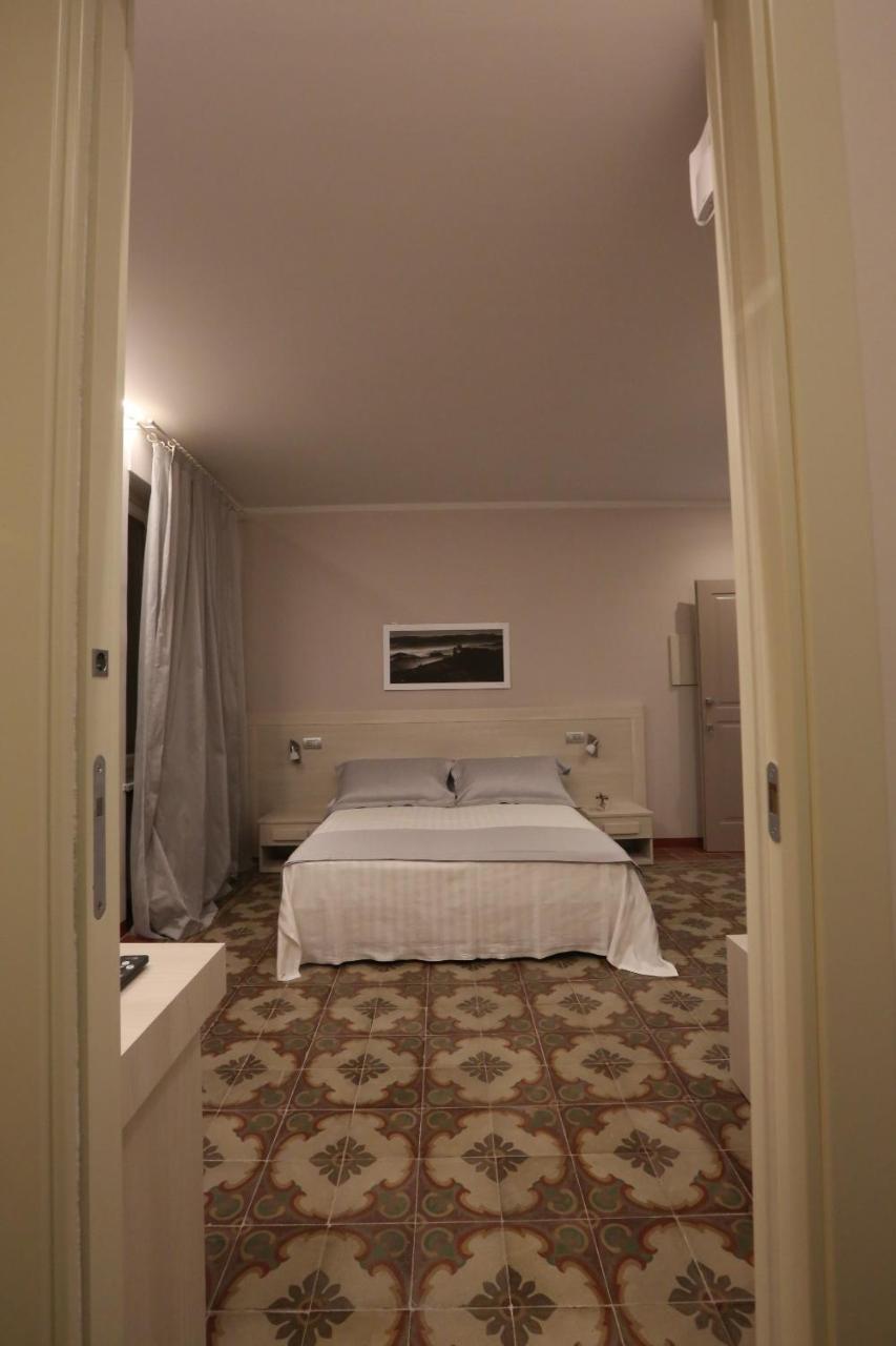 Palazzo Belli Bed and Breakfast Alba  Eksteriør billede